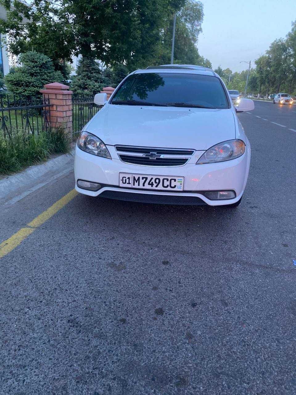 Srochni sotiladi Lacetti - jentra 2019 yil
