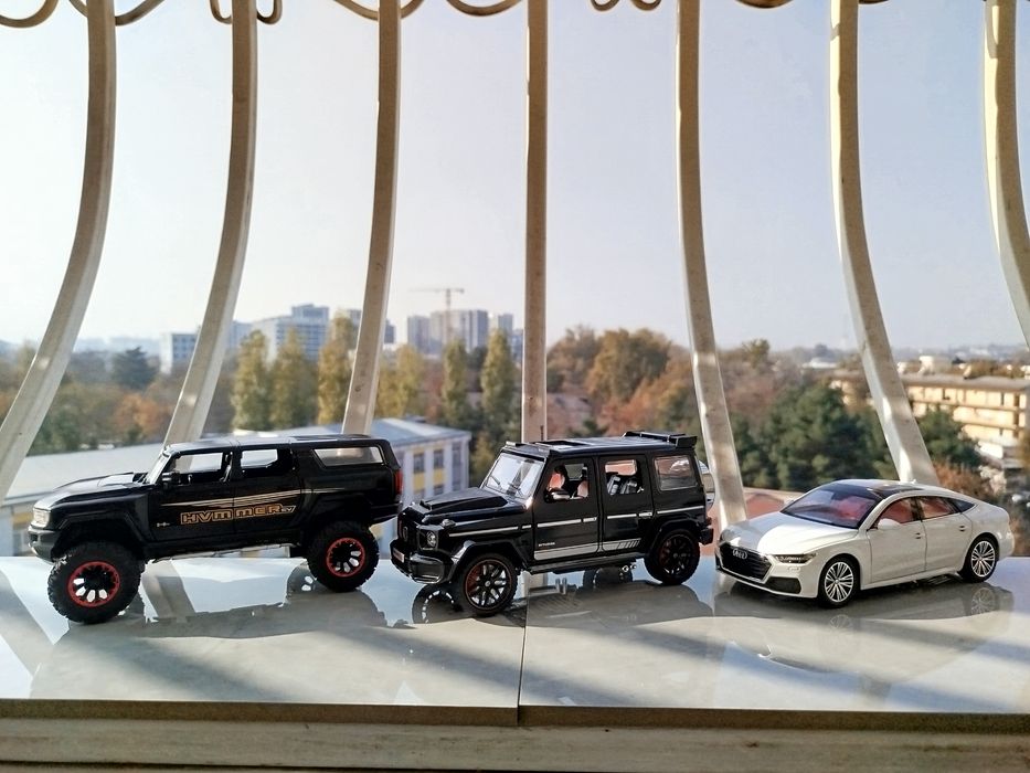 Metallic cars 1/24