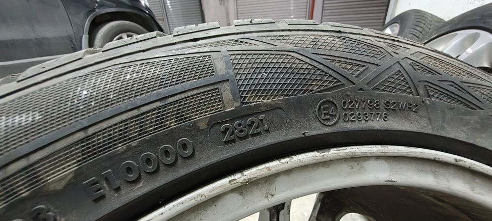 Зимни гуми Vredestein с джанти r17 5x108 за Jaguar