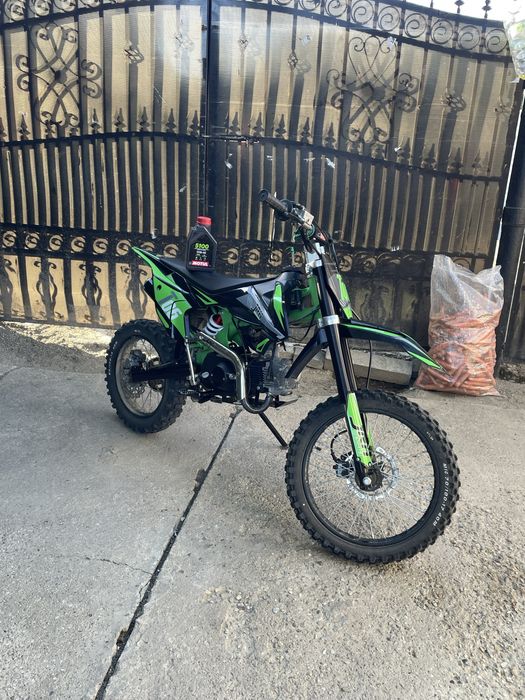 Vand moto cross 125cc ca nou , a fost luat de nou din magazin cu fact