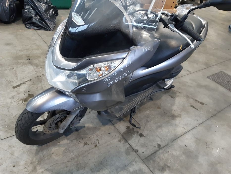 Скутер Хонда ПЦХ 125(Honda PCX 125)-На части