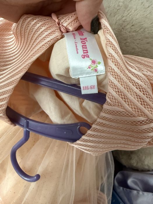 Продам детские платья