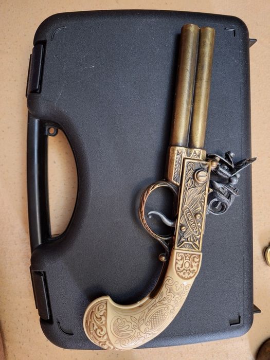 Panoplie de vânzare.