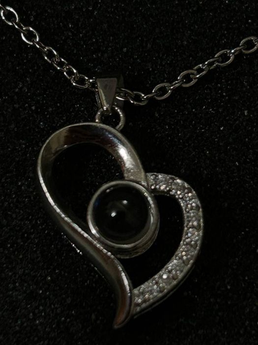 Продам кулончик из серебра.