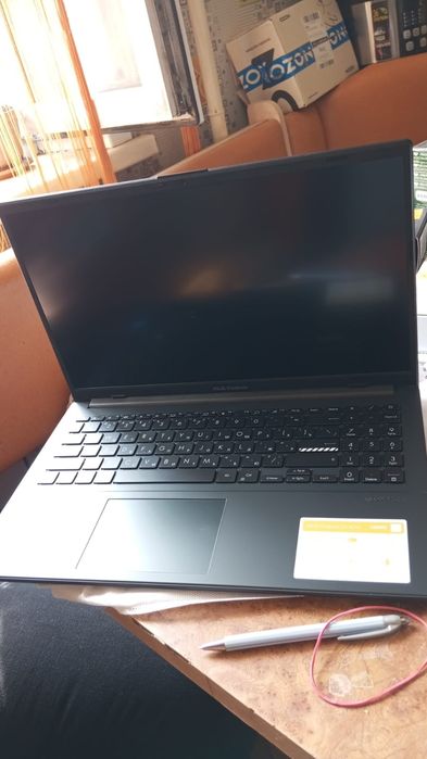 Продам ноутбук новый ASUS Vivobook
