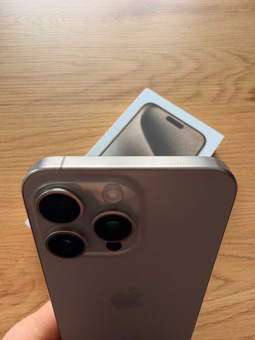 iPhone 15 Pro Max 512 GB – Перфектно Състояние + Подарък Кейс Mous