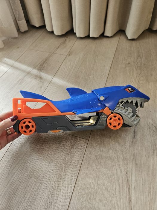 Акула автовоз Hot Wheels