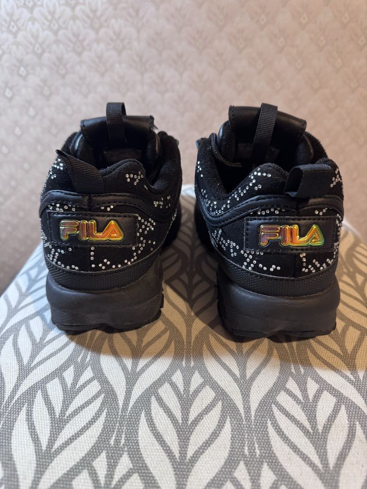 Модные кроссовки FILA