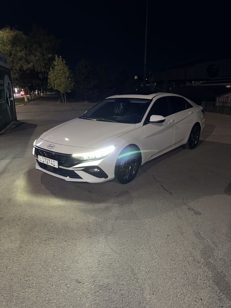 Hyundai Elantra 2024