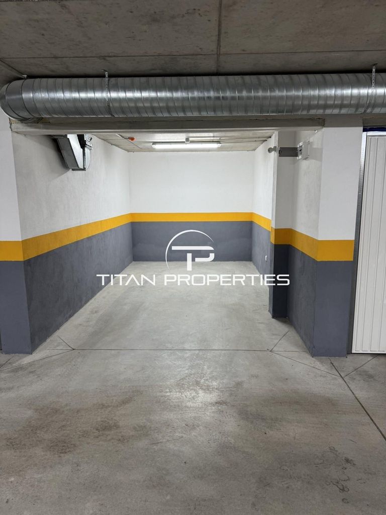 Дава се под наем Гараж / Паркомясто в Бургас, Център - 18 кв.м за 102 € - Снимка #1