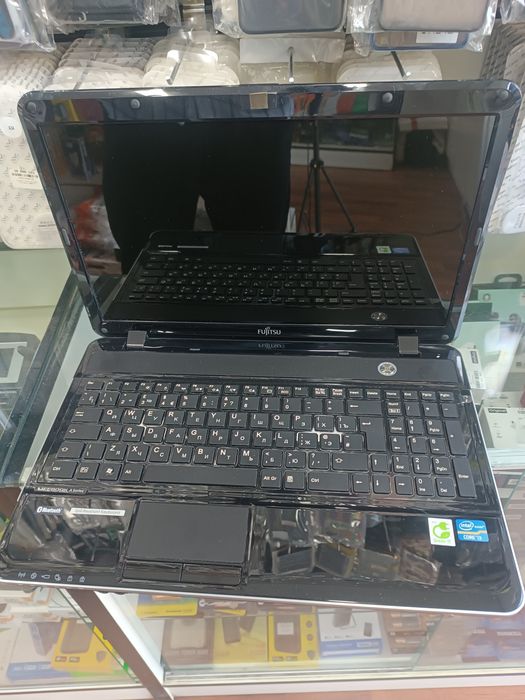 Продается ноутбук fujitsu