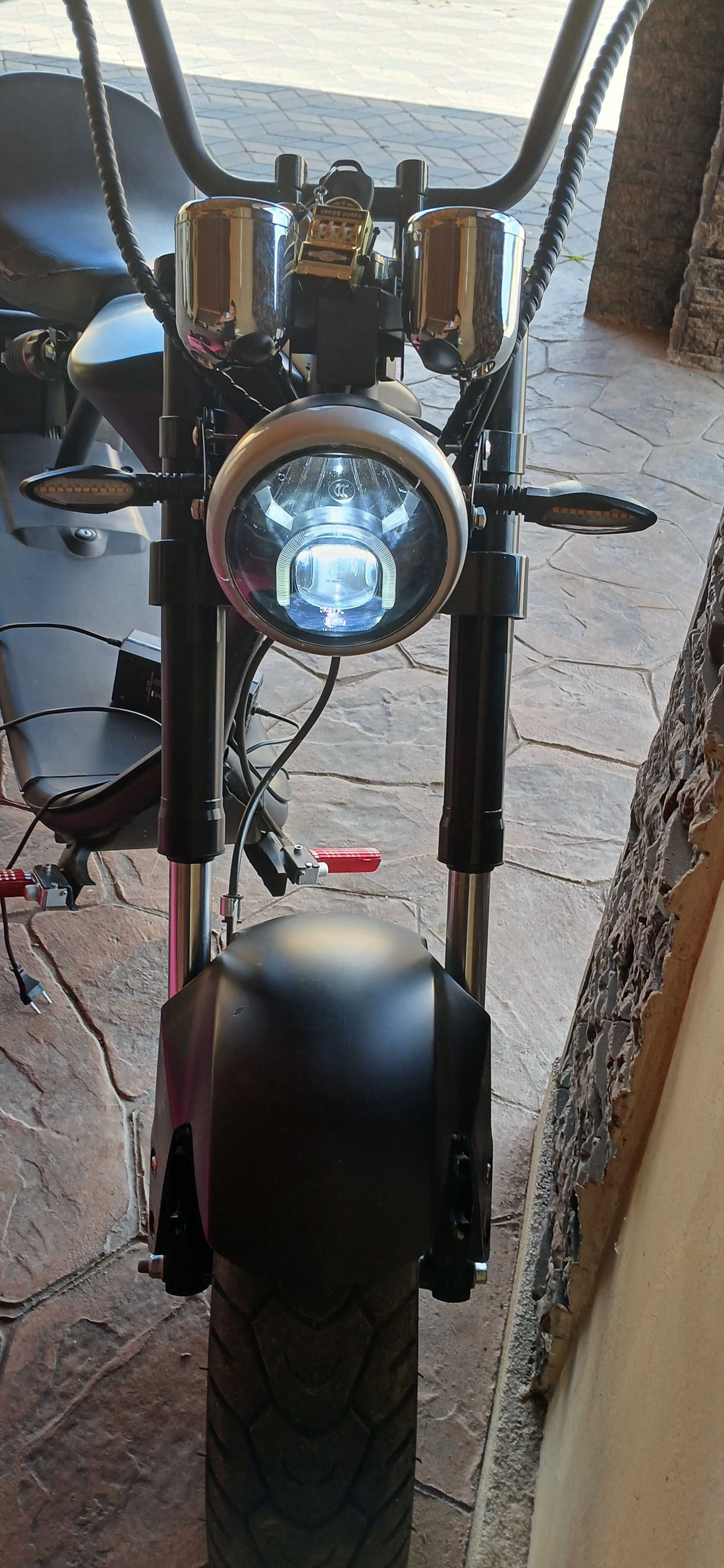 Vând scuter electric stil chopper (negociabil)