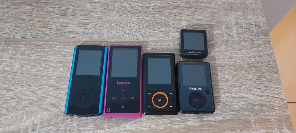 Vând set de 5 buc mp 3 și mp4