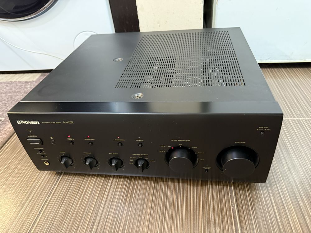 Pioneer A-602 стерео усилвател