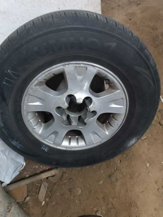 Продам родные диски с резиной на Nissan Pathfinder