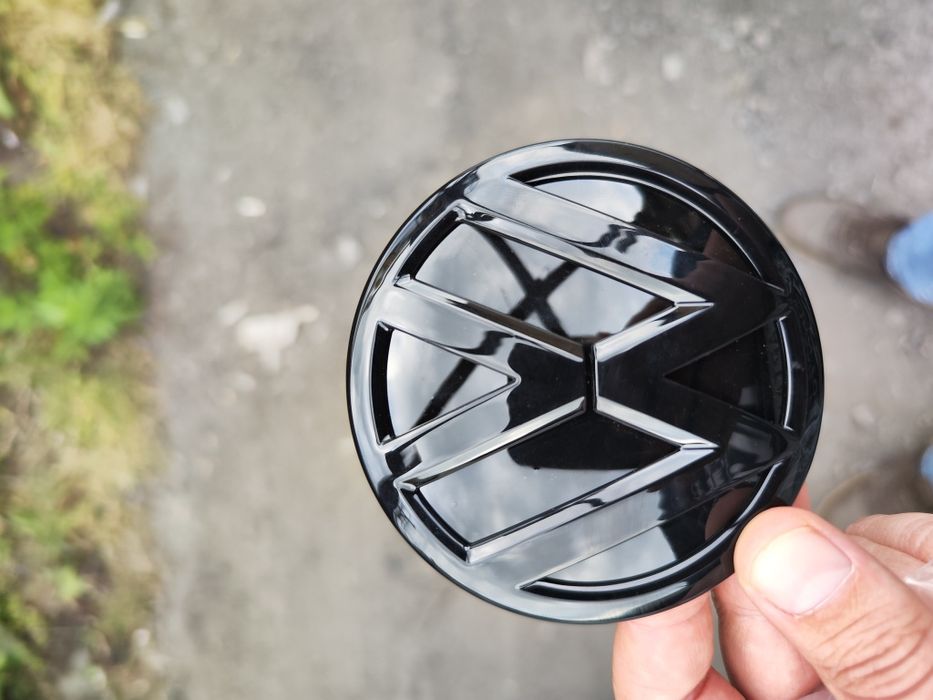 Продам эмблему Volkswagen (шильдик) 10см