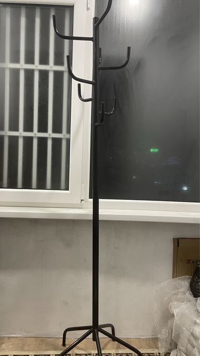 Продам вешалку напольную