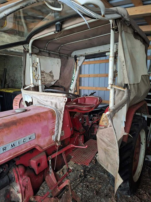 Tractor McCormick D215