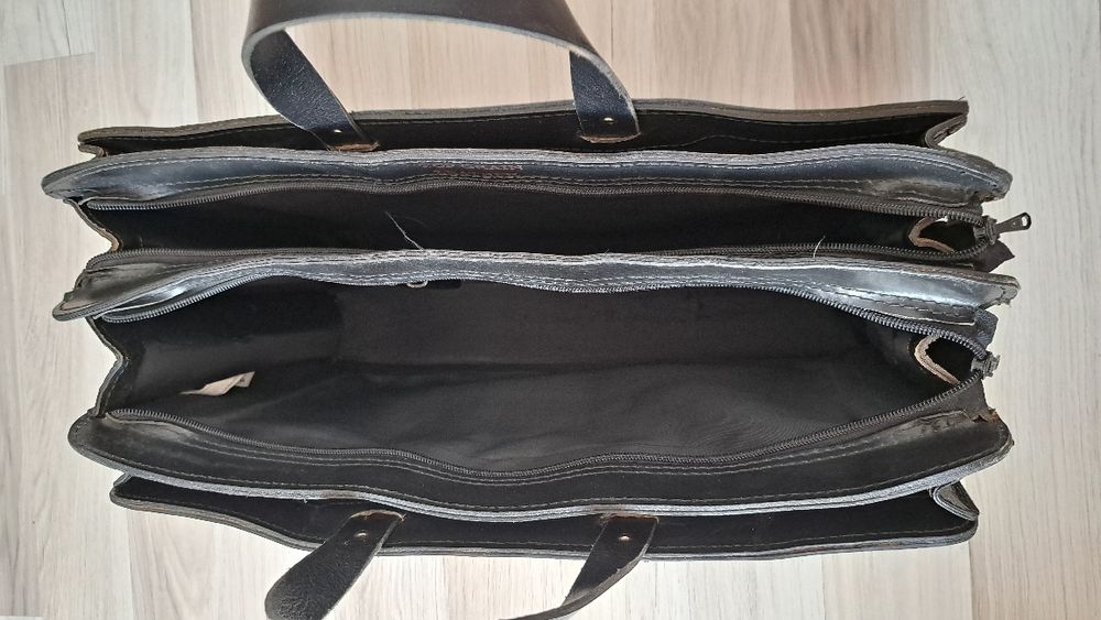 Geanta diplomat barbateasca