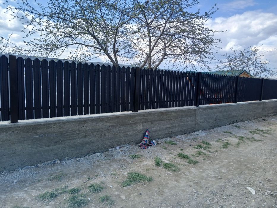 Executam garduri și porți la comanda