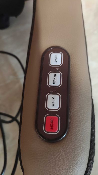 На практика нов 3D шиацу масажор за рамене и врат