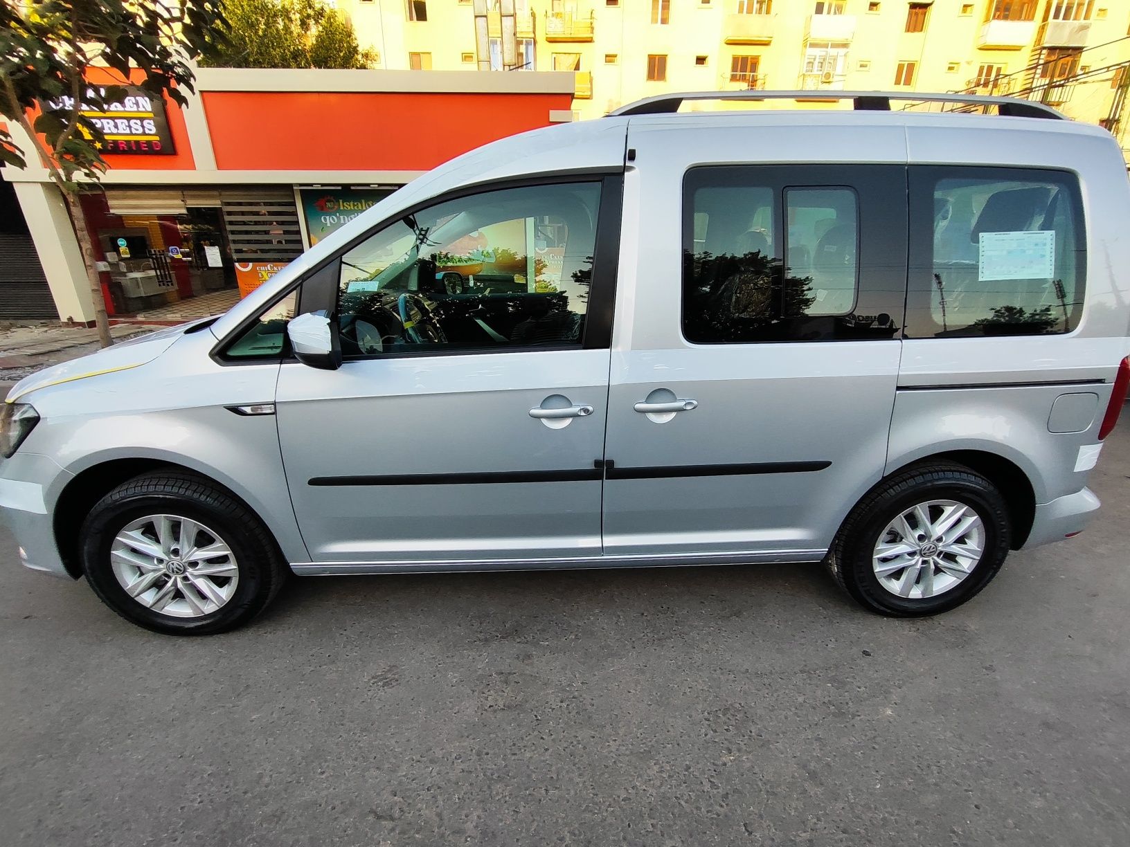 Ассалому алейкум продается отличное авто.