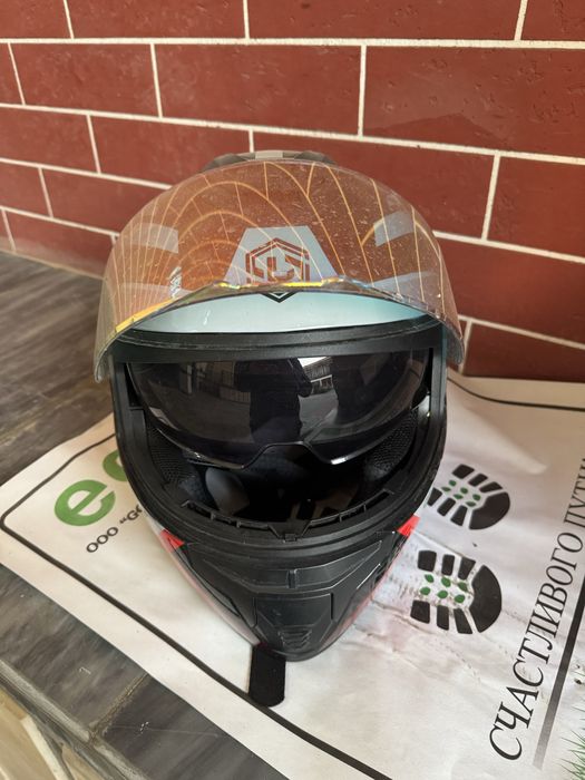 Srochna moto shlem sotiladi