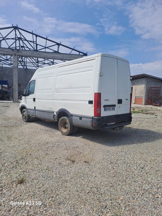 Dezmembrez iveco daily