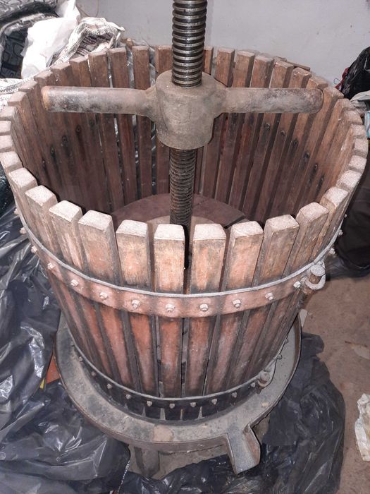Teasc/ Presă pentru struguri 100 litri