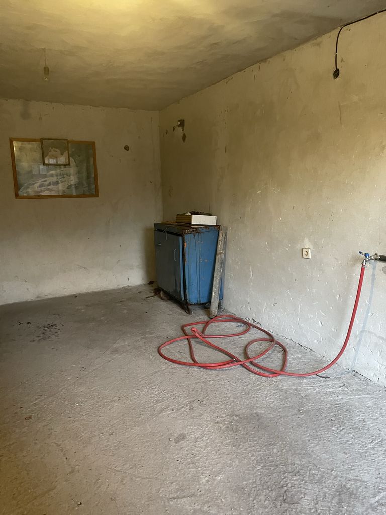 Дава се под наем Гараж / Паркомясто в Русе, Дружба 2 - 15 кв.м за 24500 € - Снимка #2