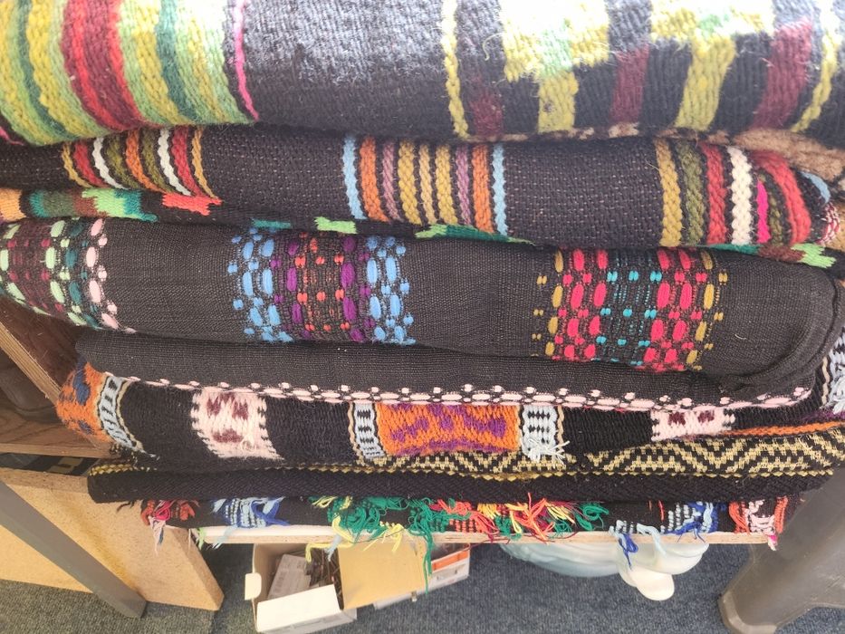 Vand Carpete traditionale din Bucovina