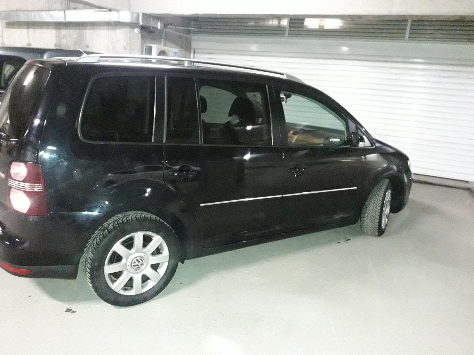 Лек автомобил VW Touran
