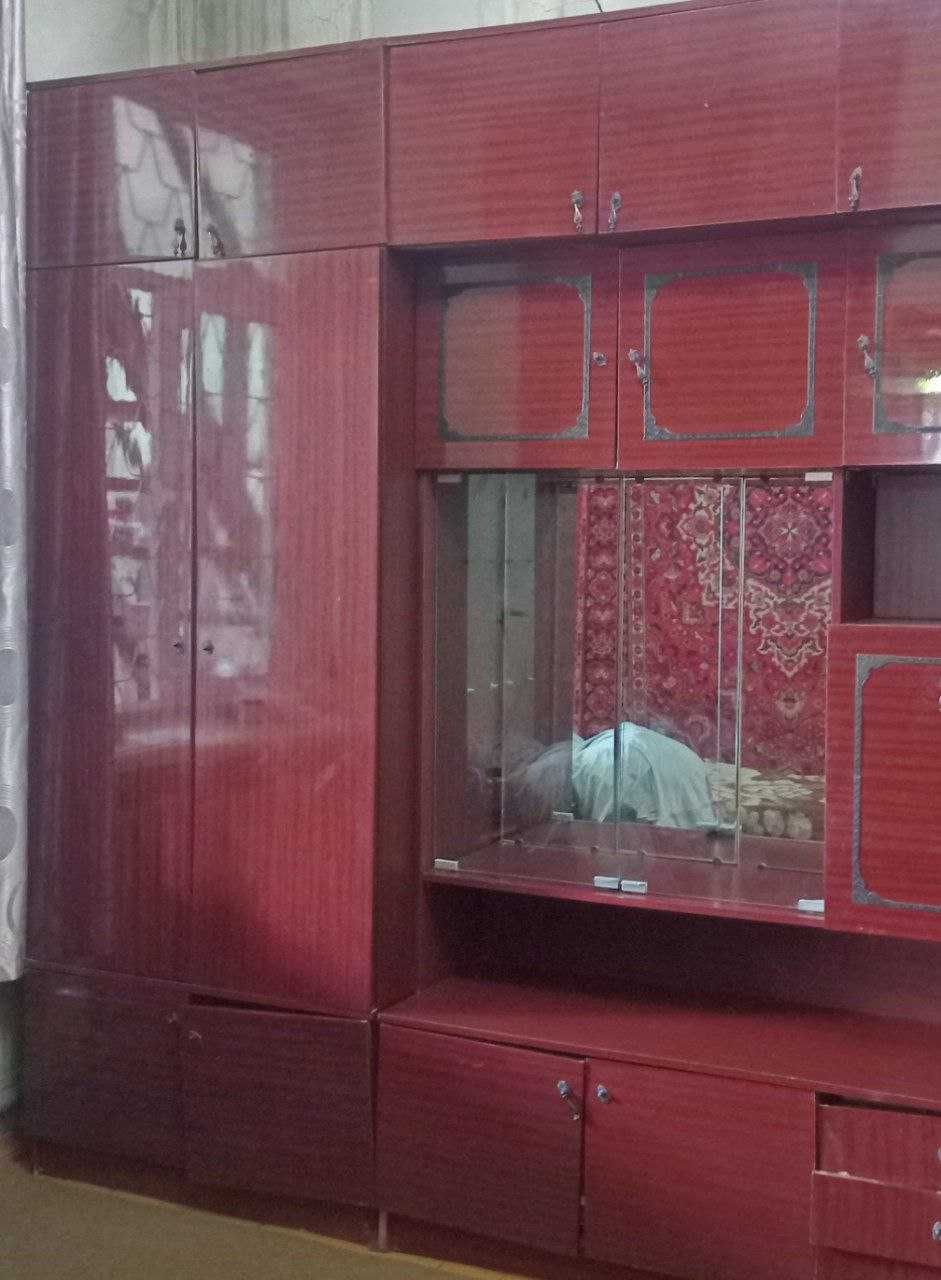 Отдам даром бу стенку. Самовывоз