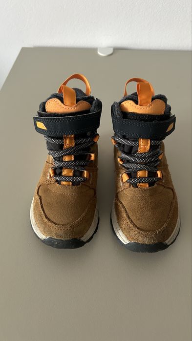 Ghete piele waterproof copii, nr 25, stare ff buna (noi sunt 190 Lei)