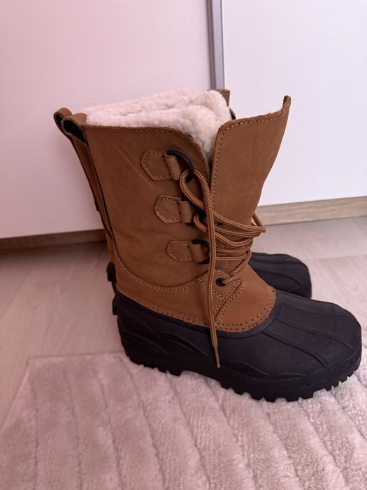Ghete de iarna,piele naturala,Crane.