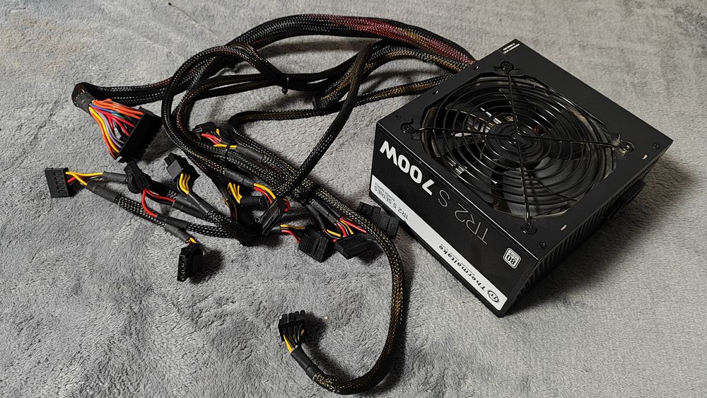 Sursa Thermaltake TR S700W nemodulară