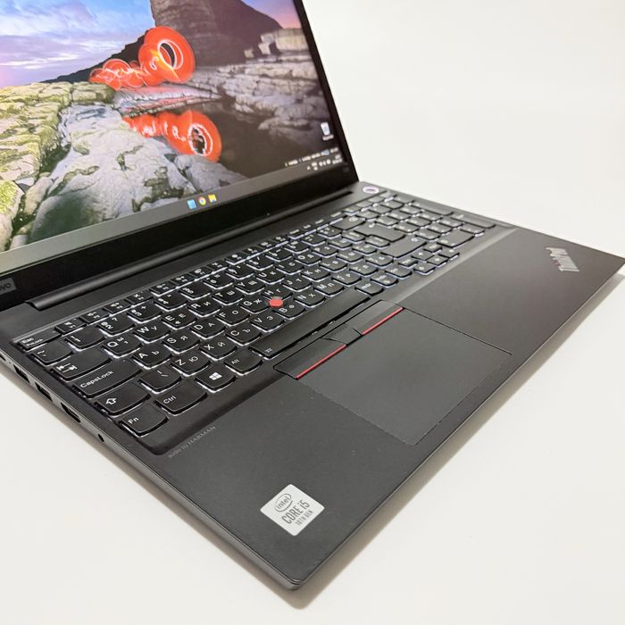 Lenovo ThinkPad E15/IPS/i5-10210U/8GB/256GB NVMe/Подсветка