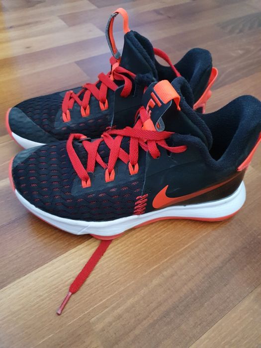 Adidasi lebron witness 5