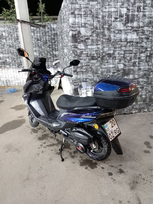 Продам мопед новый пробег 100км