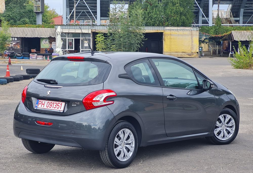 Peugeot 208 * 2015 * Euro5 * 1.6 Diesel 115 CP * Import Germania