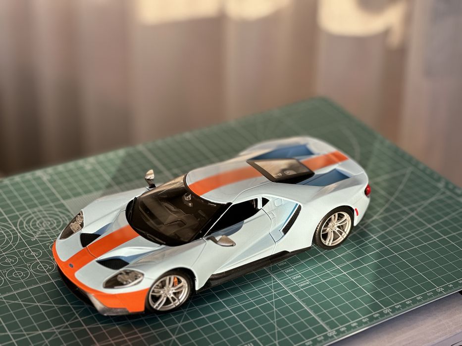 Macheta 1:18 Ford GT Gulf livery Maisto, nu Kyosho, Autoart sau Cmc