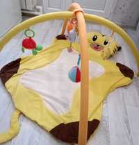 Развивающийся коврик для малыша