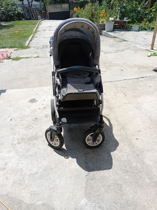 Детска количка .