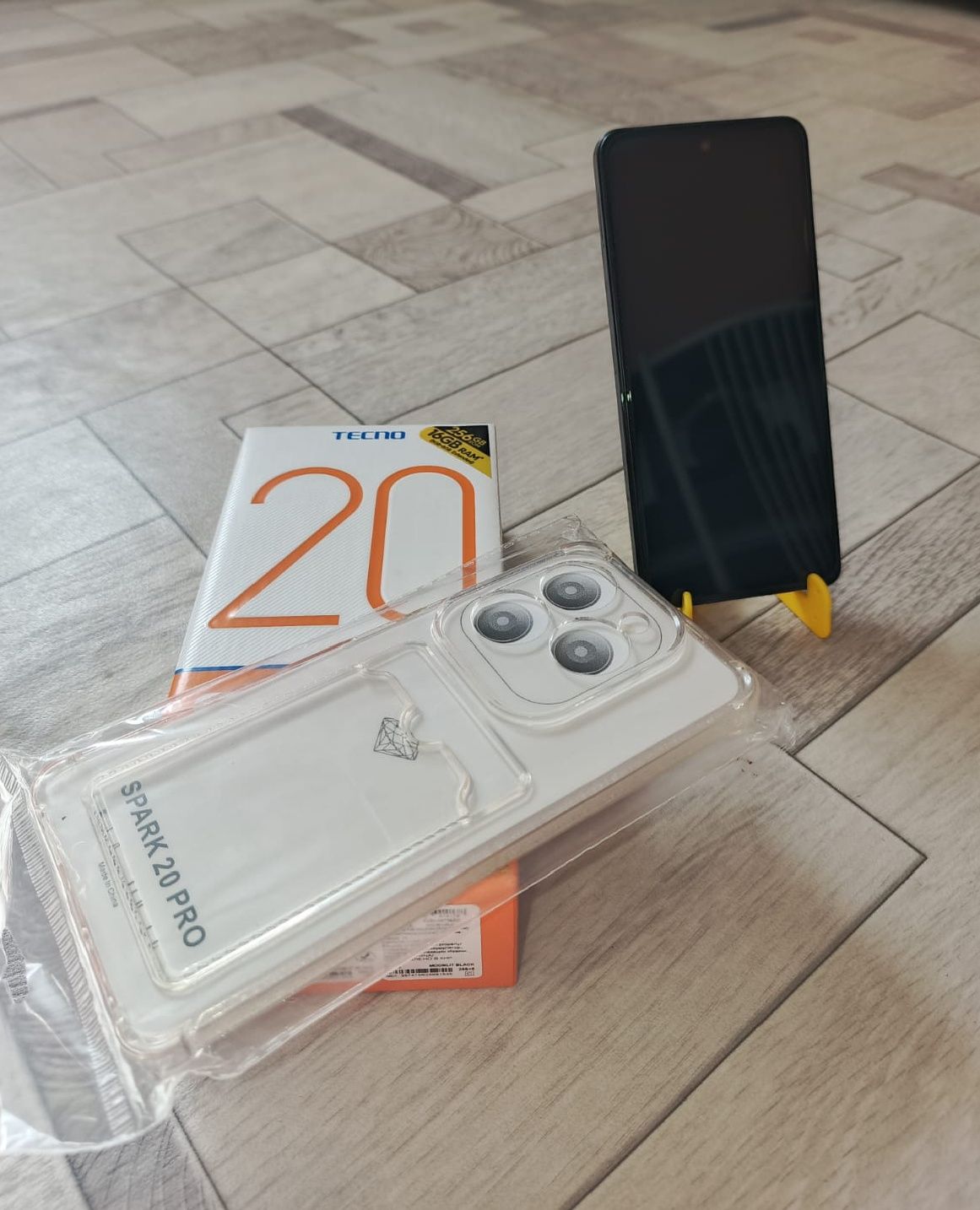 ТЕСNO Spark 20 Pro | 8/256гб | как новый!

| 8/256 ГБ | Как новый!
