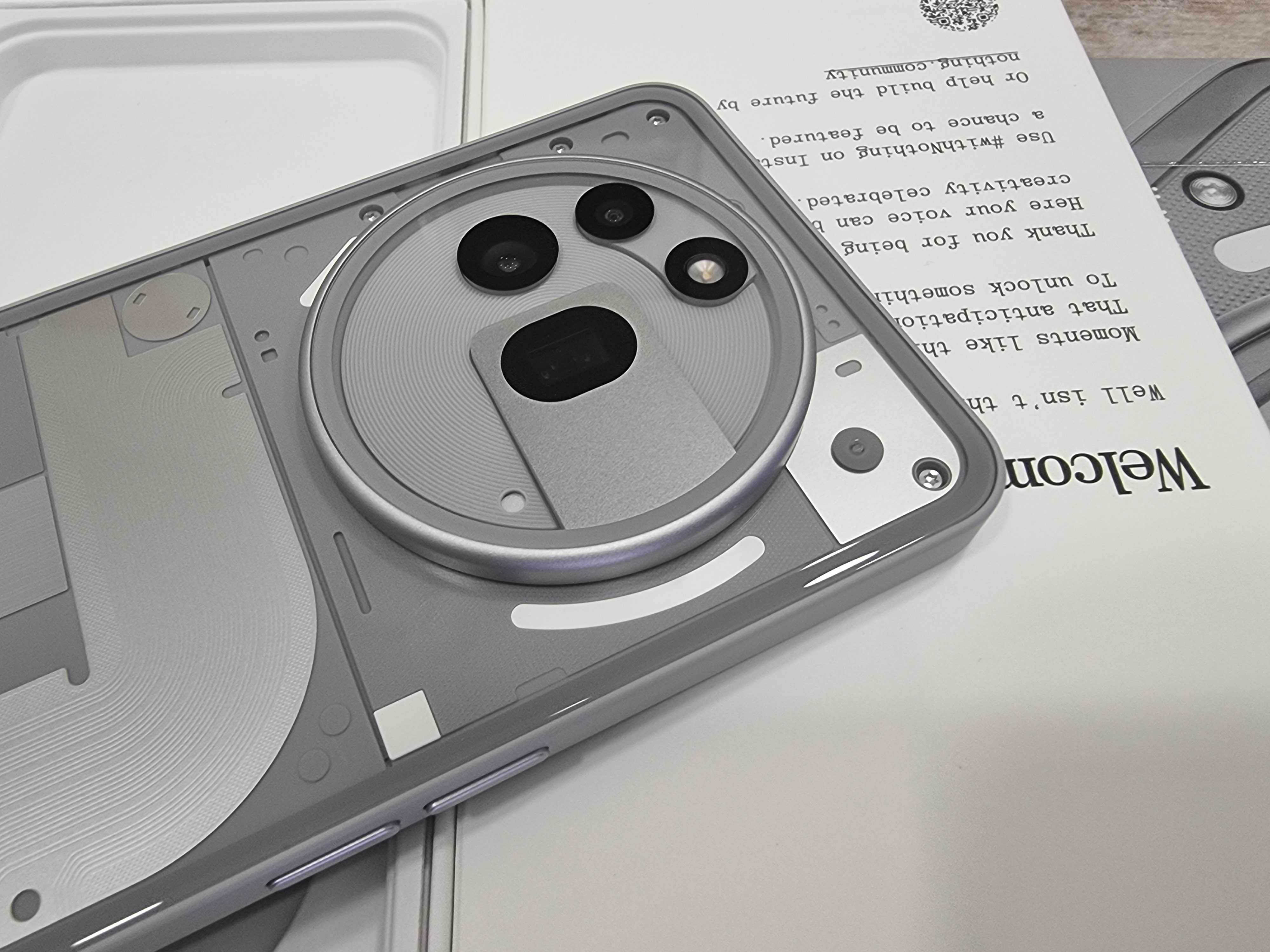 Nothing Phone 3A Pro 256GB 12GB RAM, Нов!
