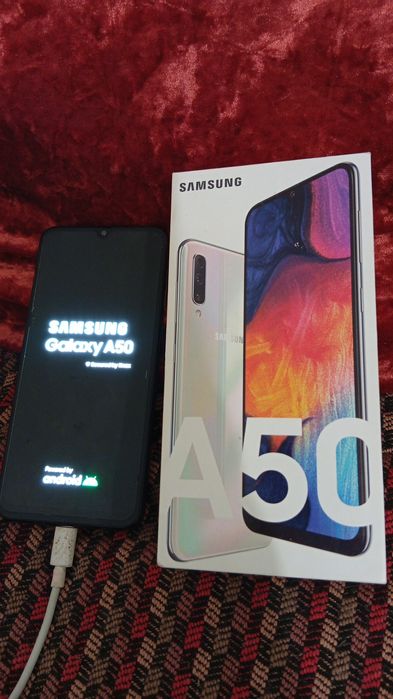 Продам телефон в отличном состоянии