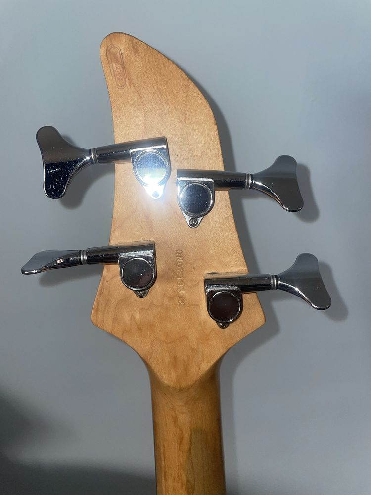 Yamaha bass gitara