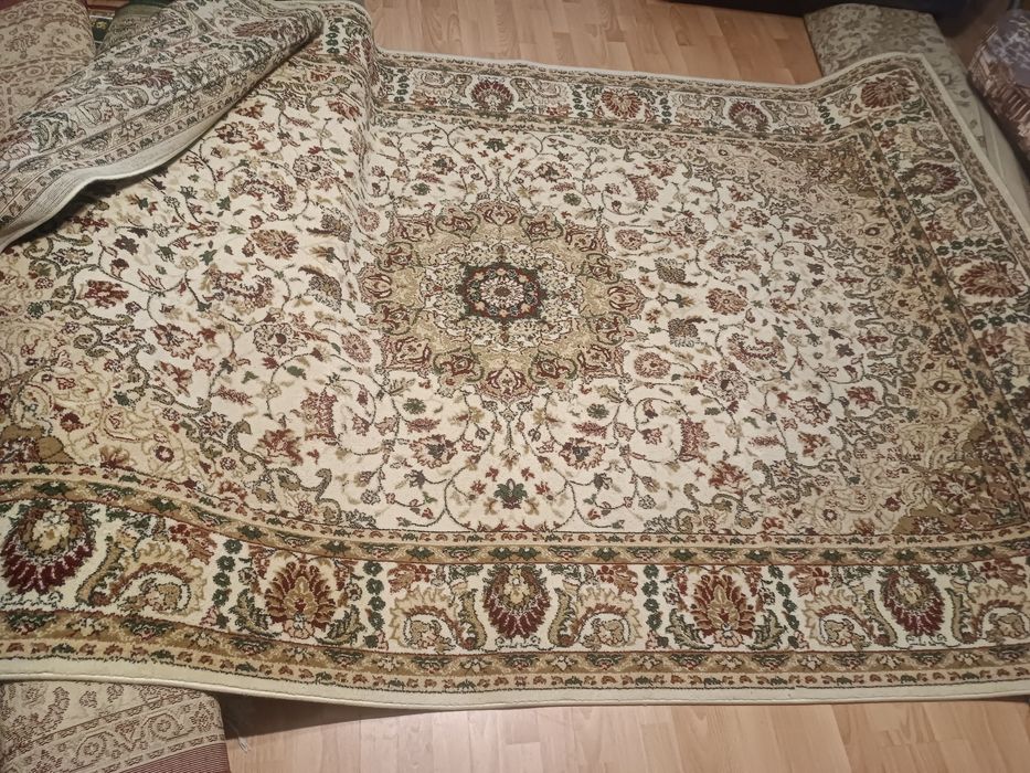 Ковер 2*3 в хорошем состояние