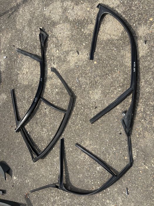 Mercedes w213 Е класа комби уплътнения за странични стъкла на врати