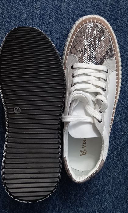 Pantofi noi din piele marimea 39